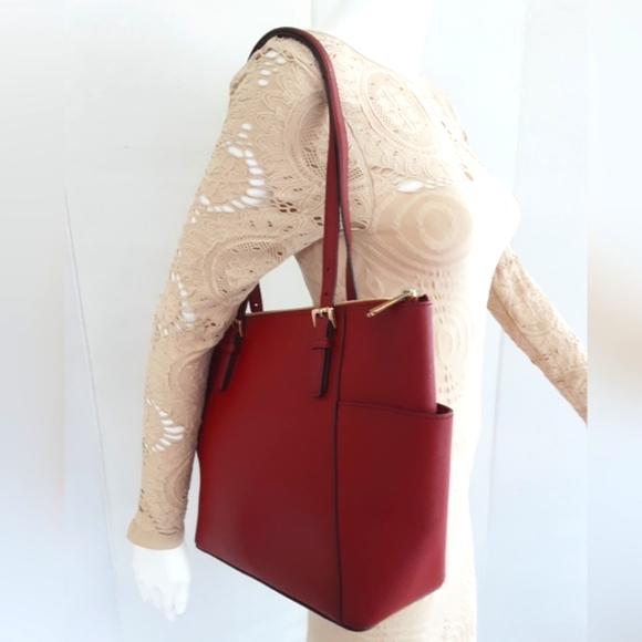 MICHALE KORS Red Jet Set Saffiano Leather Medium Tote - Picture 3 of 14